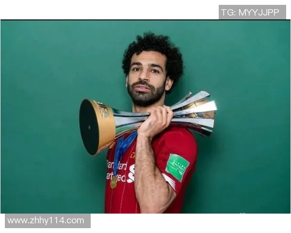 埃及足球球星比赛中意外受伤引发球迷担忧队友齐声祈愿早日康复